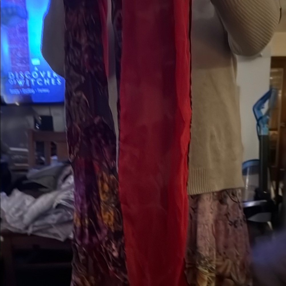 Elegant Red and Purple Women's Scarf